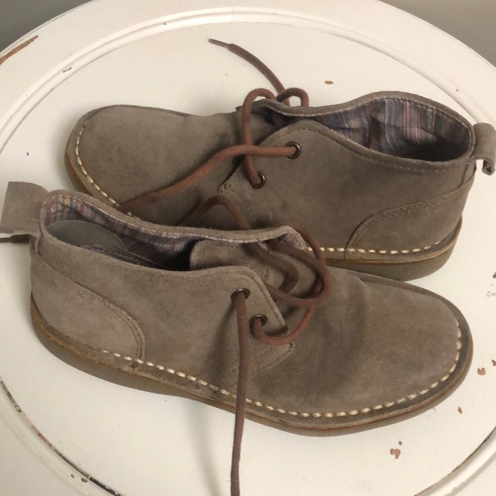 Boys Roots shoes size 5.5L